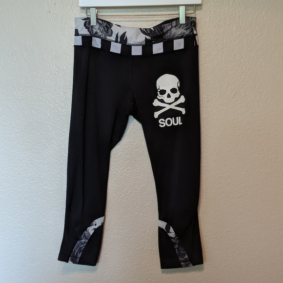 lululemon athletica Pants - Lululemon soul cycle black Capri leggings size 8